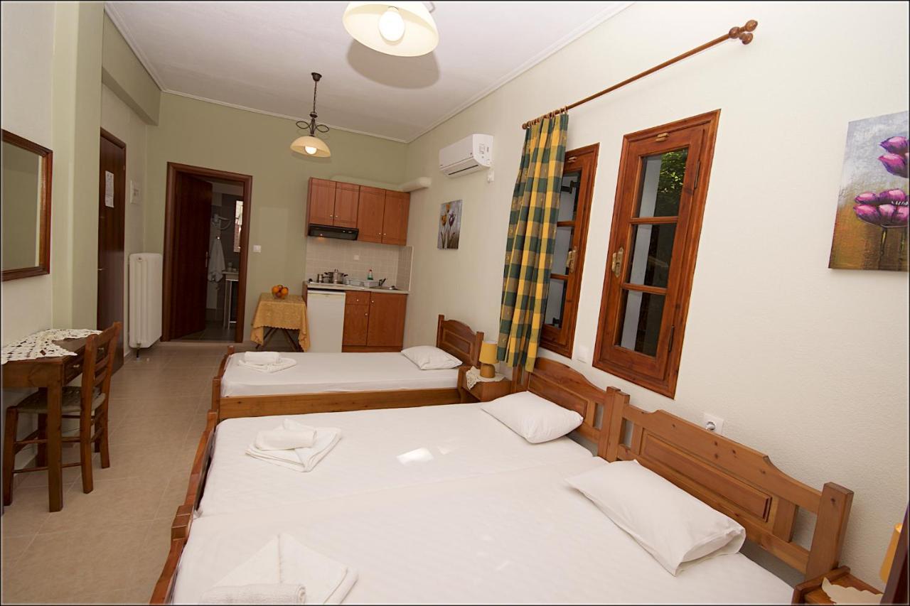Hotel Alkmini Áyios Dhimítrios Esterno foto