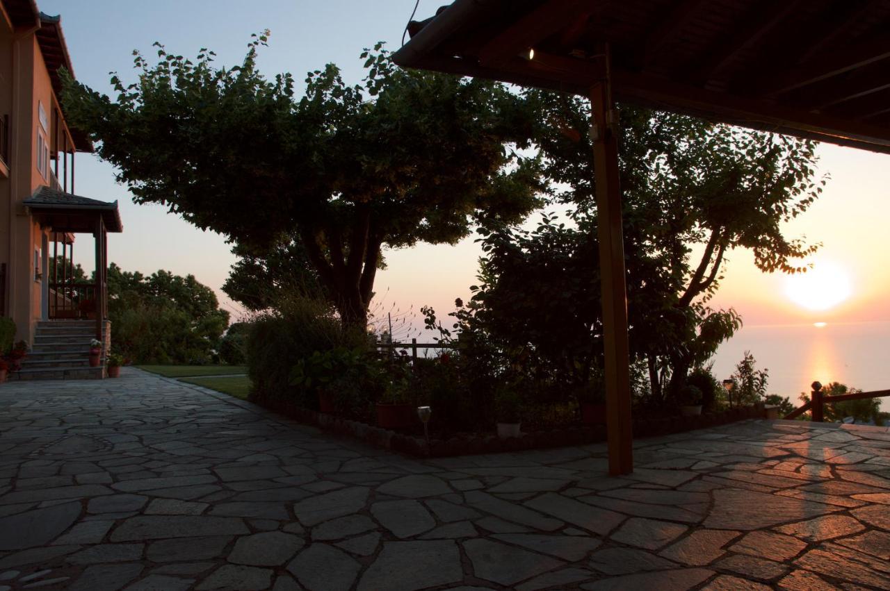 Hotel Alkmini Áyios Dhimítrios Esterno foto